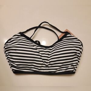 NWT bikini Top.